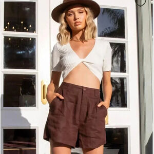 Mooloola ivy linen shorts in brown size 8